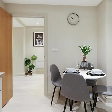Beautifully Furnished Leeds Home Sleeps 5 Exterior photo