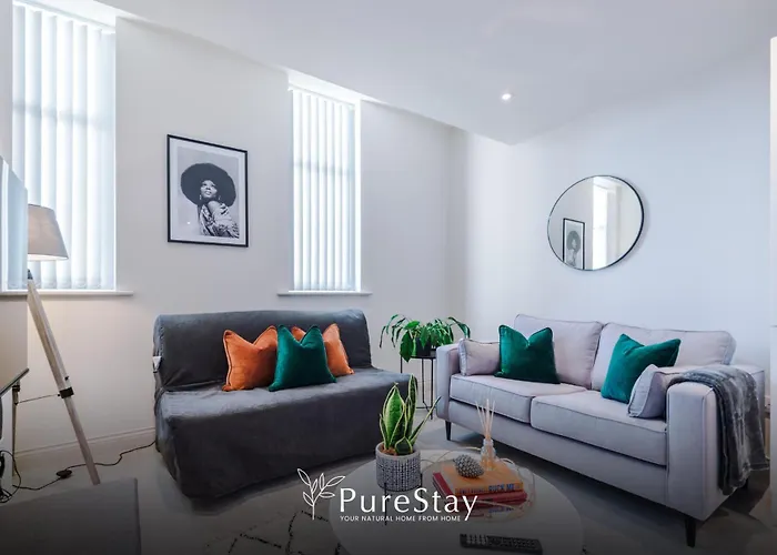 Beautifully Furnished Leeds Home Sleeps 5