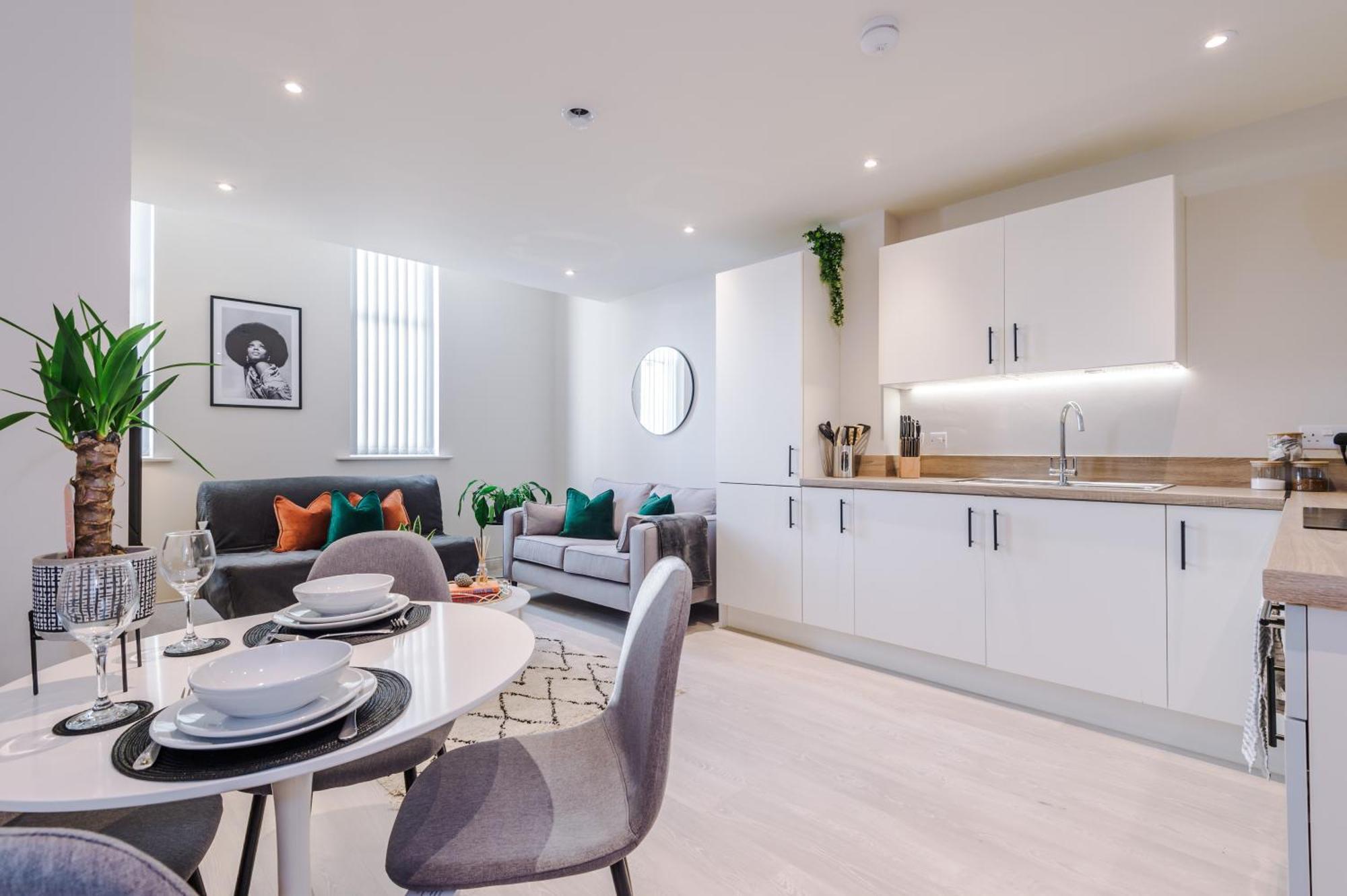 Apartment Beautifully Furnished Leeds Sleeps 5 *